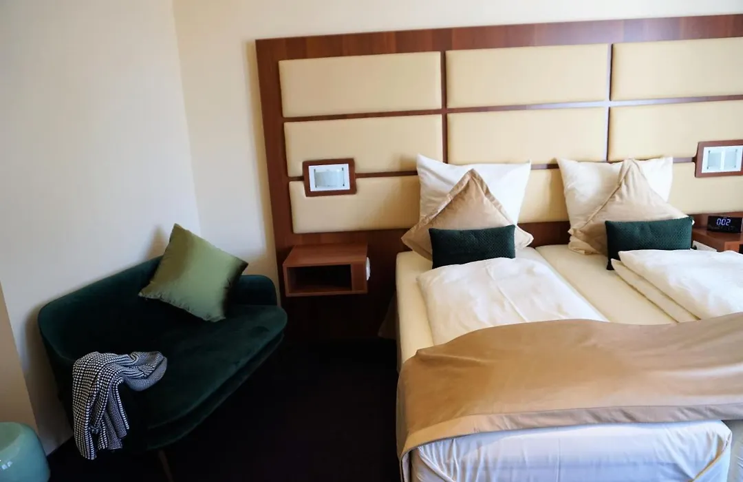 Hotel Brecherspitze-1